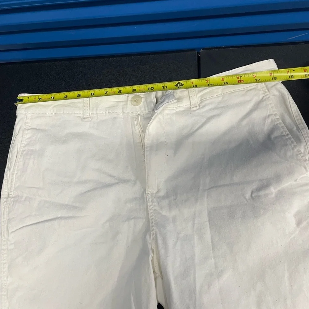 Saks Fifth Avenue Cream Shorts - Picture 4 of 8
